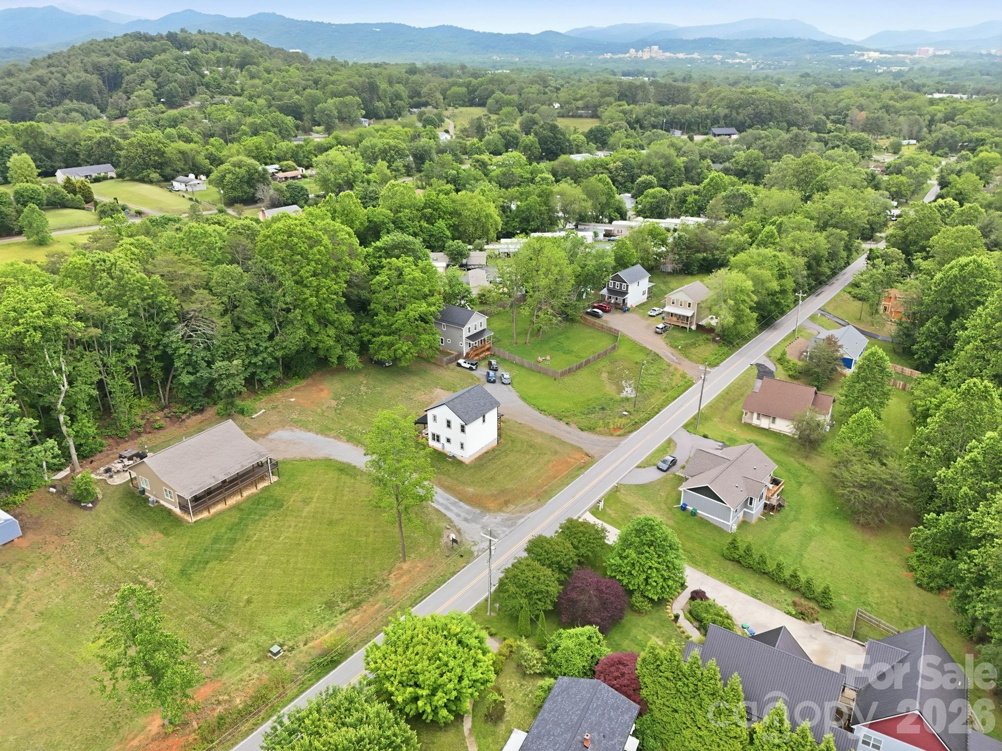 27 Ben Lippen Road Asheville NC 28806