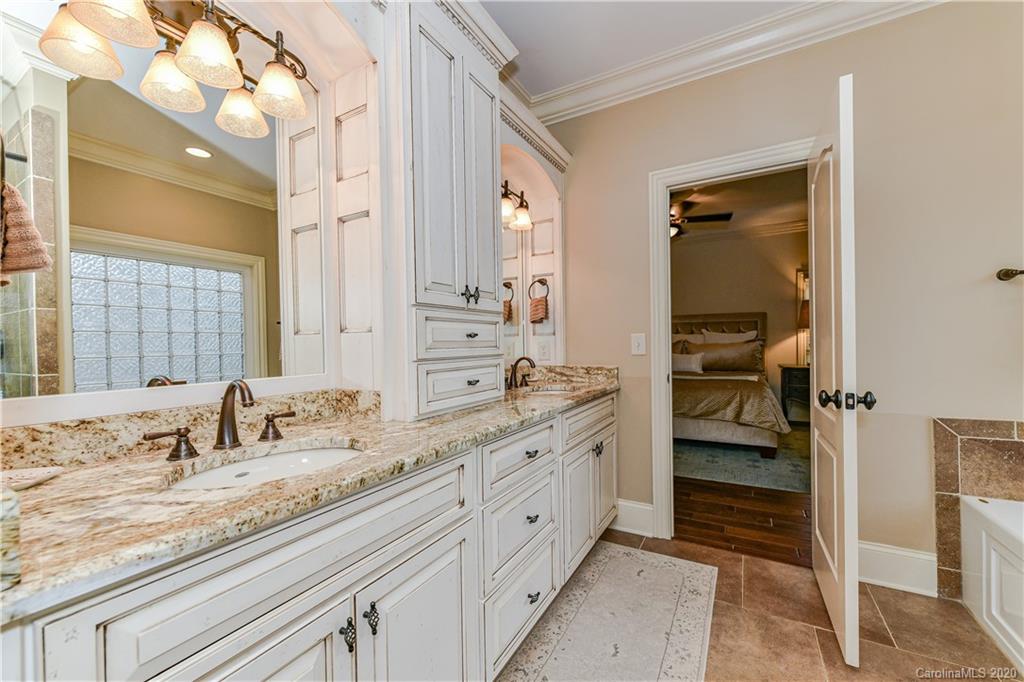 921 Mason Oaks Court Charlotte NC 28211