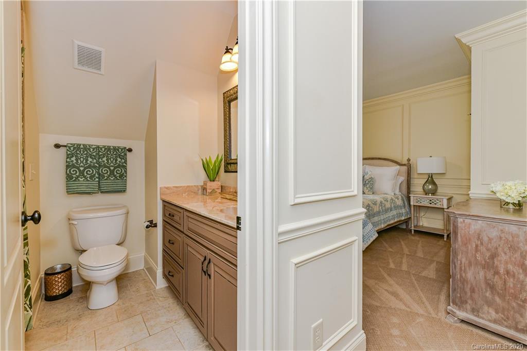 921 Mason Oaks Court Charlotte NC 28211