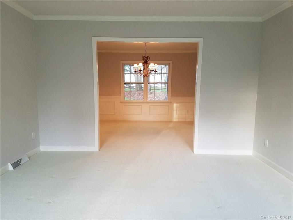 10300 Woodview Circle Charlotte NC 28277