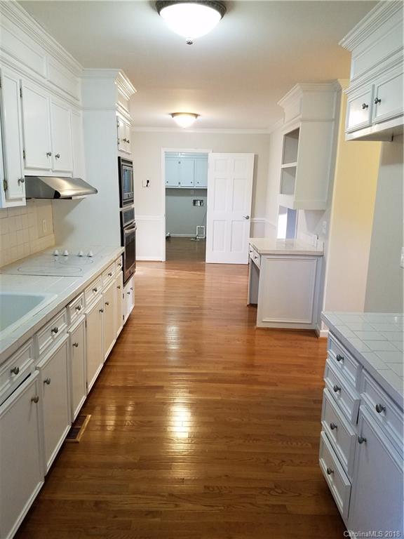 10300 Woodview Circle Charlotte NC 28277
