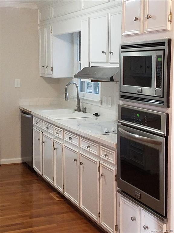 10300 Woodview Circle Charlotte NC 28277