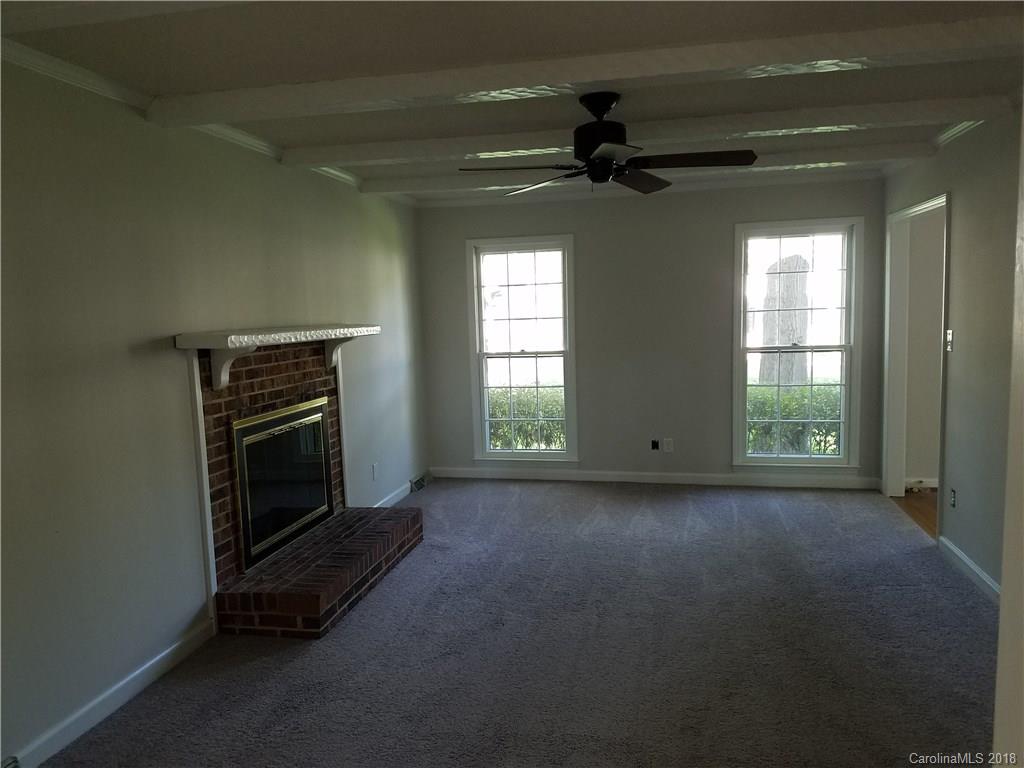 10300 Woodview Circle Charlotte NC 28277