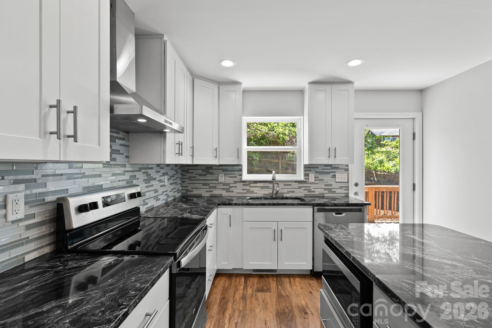 13 Annie Street Asheville NC 28806