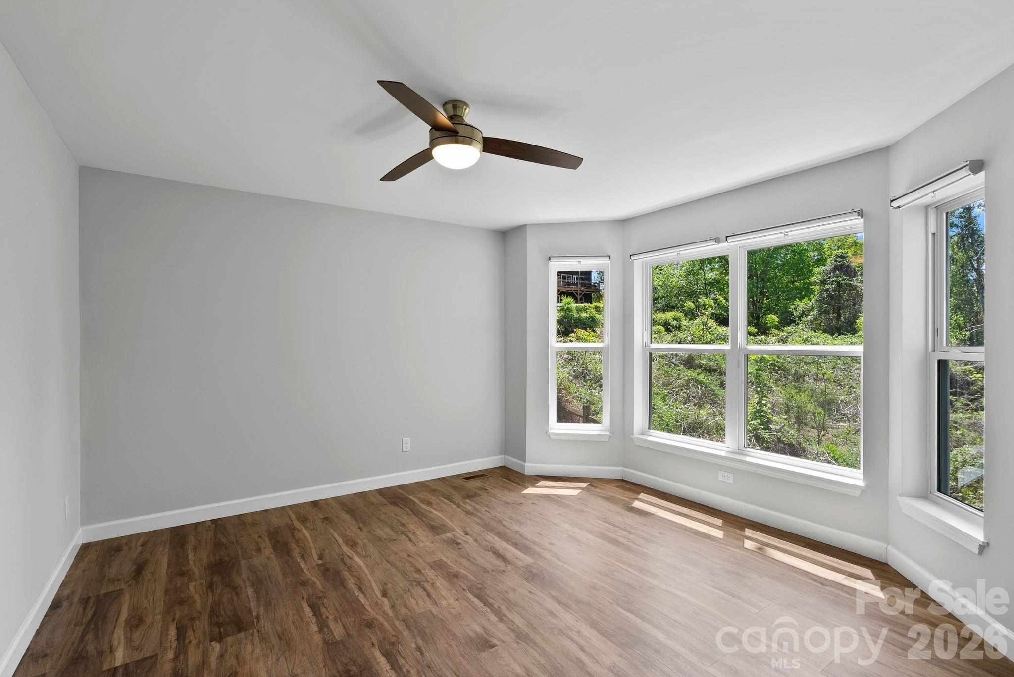 13 Annie Street Asheville NC 28806