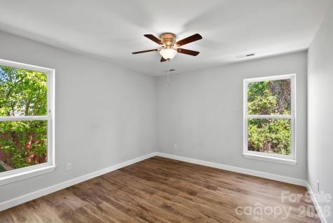 13 Annie Street Asheville NC 28806