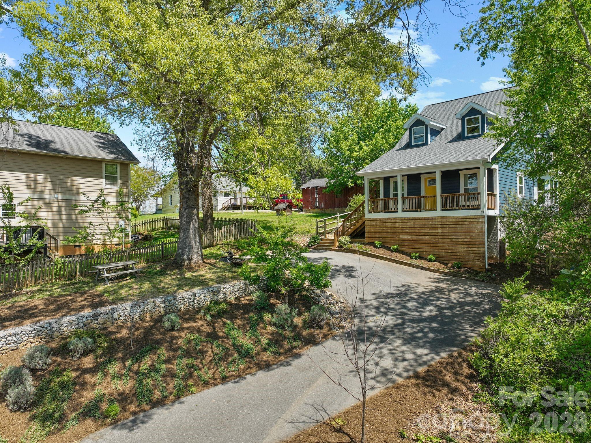 13 Annie Street Asheville NC 28806
