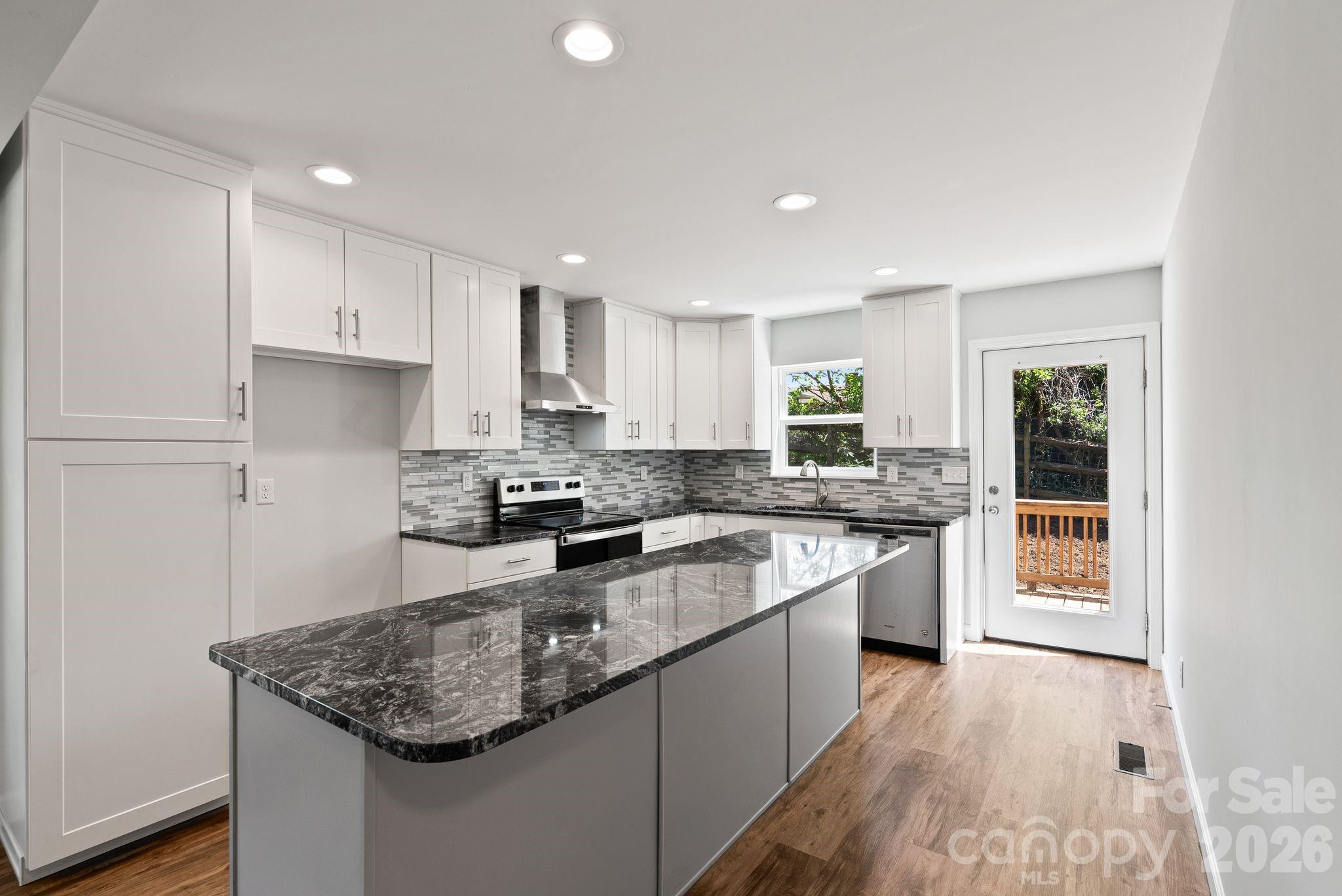 13 Annie Street Asheville NC 28806