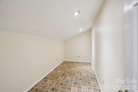 623 Owensby Road Hendersonville NC 28792