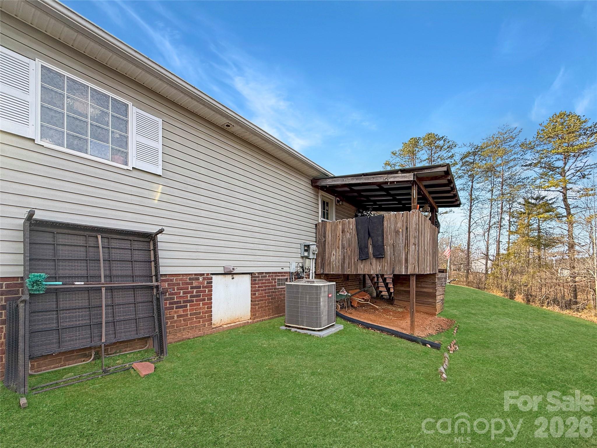 204 Freeman Ridge Trail Pilot Mountain NC 27041