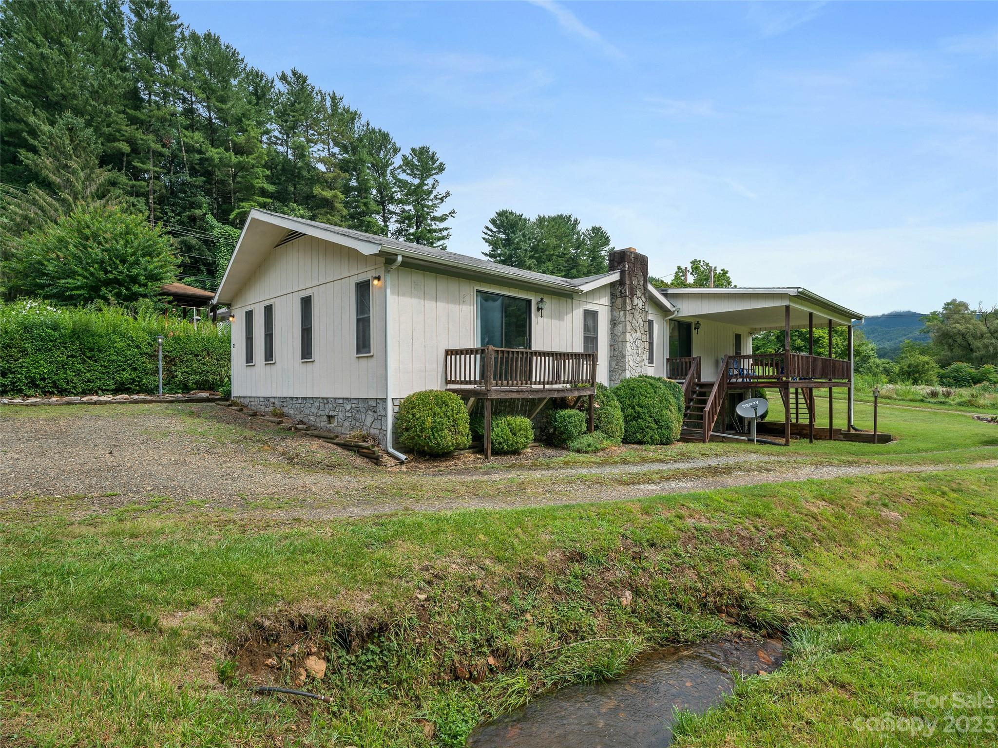 21 Mellon Lane Burnsville NC 28714