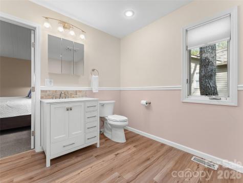 31 Udvawadulisi Court Brevard NC 28712
