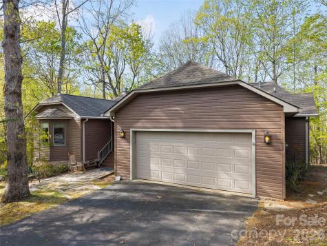 31 Udvawadulisi Court Brevard NC 28712