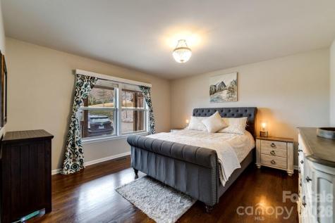 262 Sams Trail Waynesville NC 28786