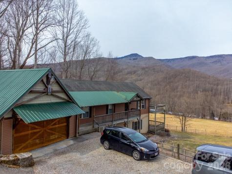 262 Sams Trail Waynesville NC 28786