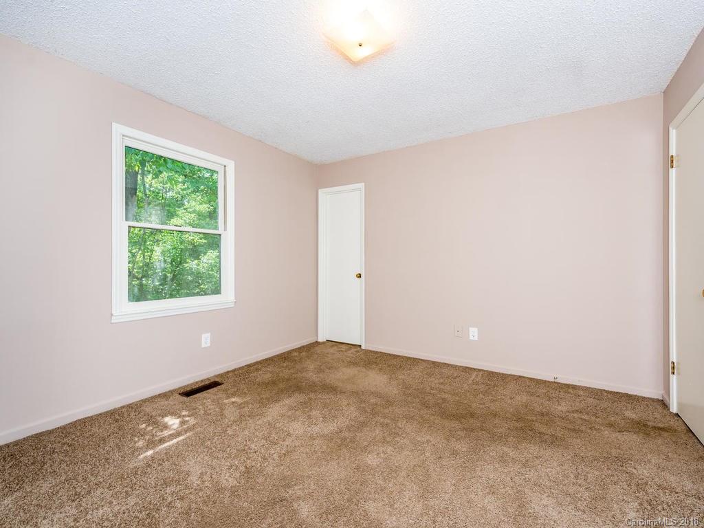 27 Grandview Circle Asheville NC 28806
