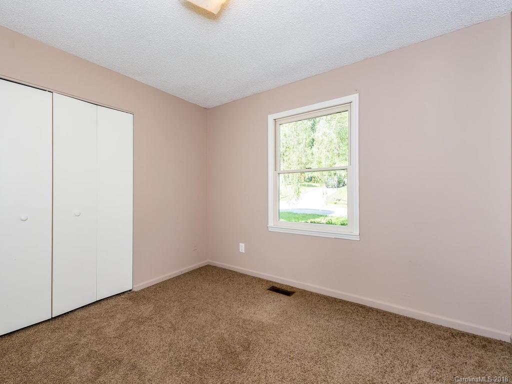 27 Grandview Circle Asheville NC 28806