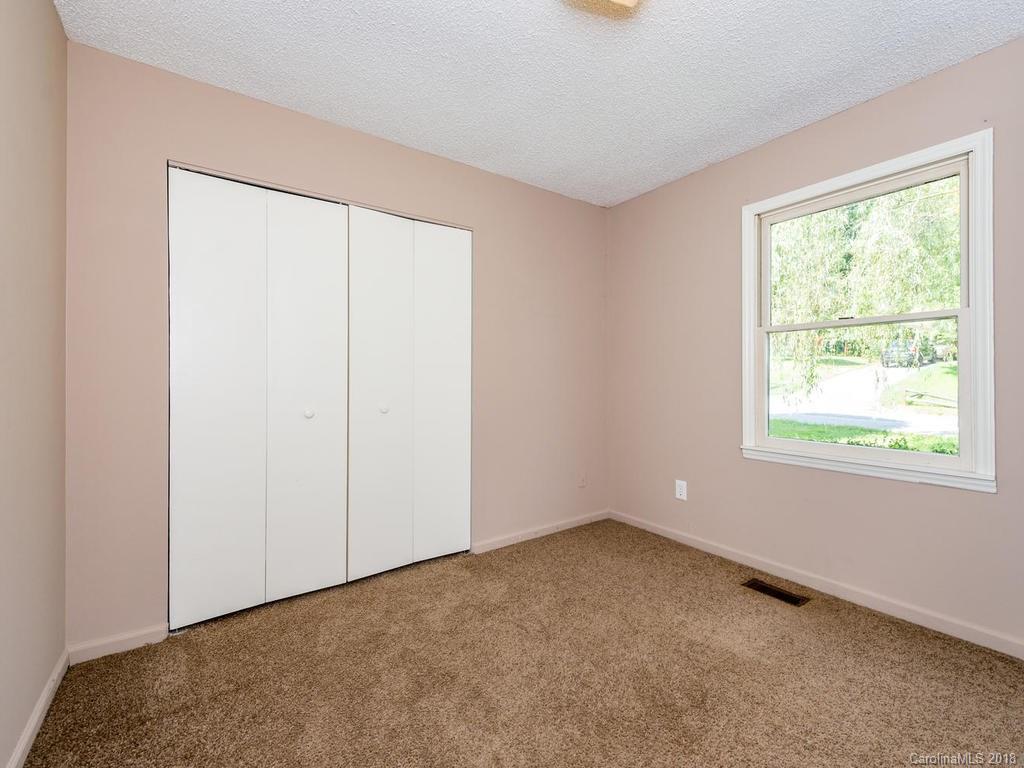 27 Grandview Circle Asheville NC 28806