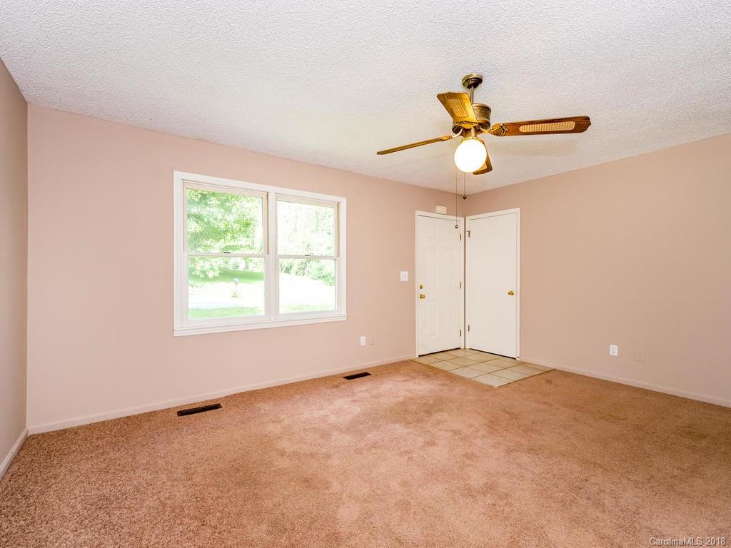 27 Grandview Circle Asheville NC 28806