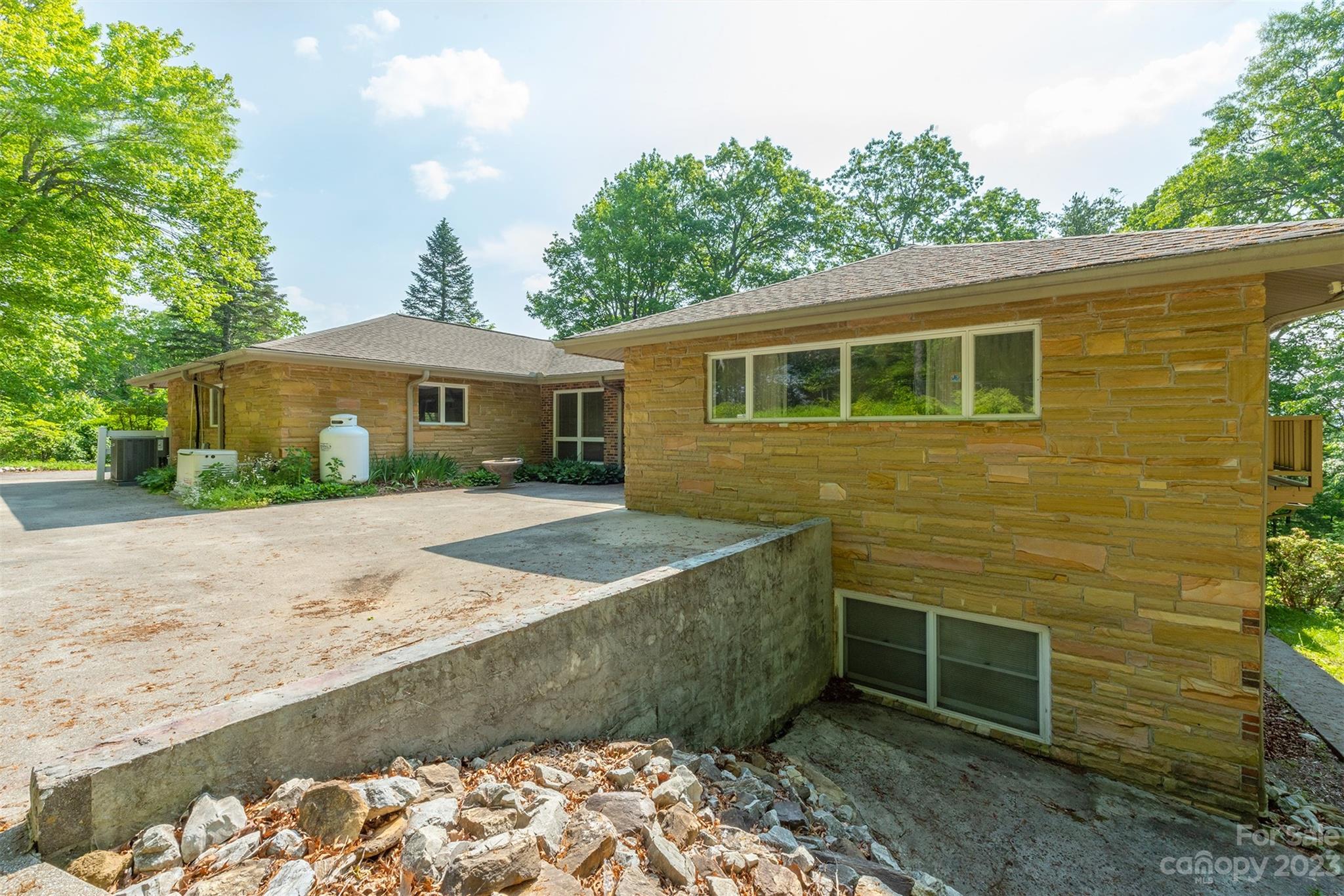 104 Azalea Lane Spruce Pine NC 28777