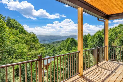221 Coopers Drive Hendersonville NC 28739