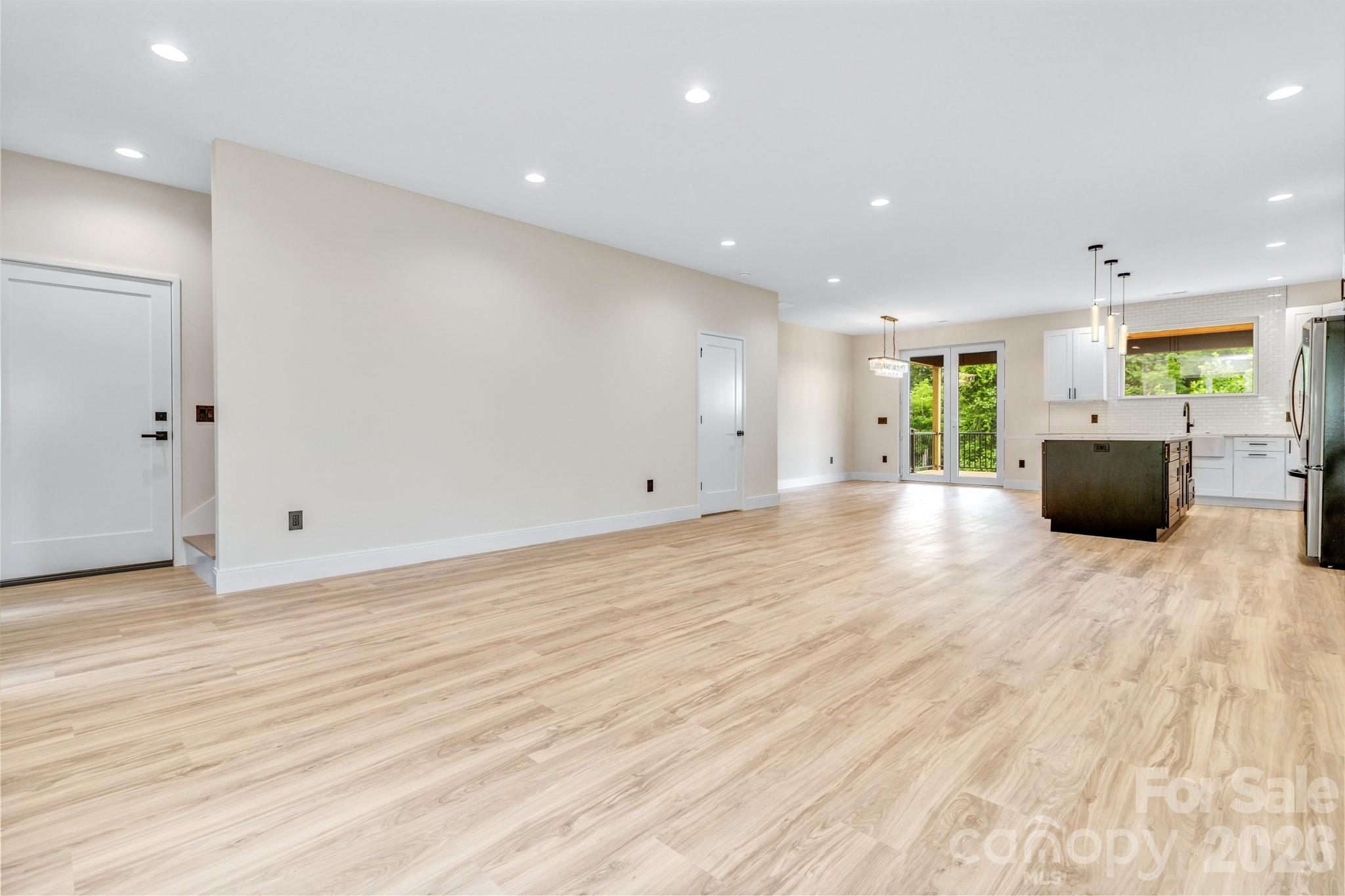 221 Coopers Drive Hendersonville NC 28739