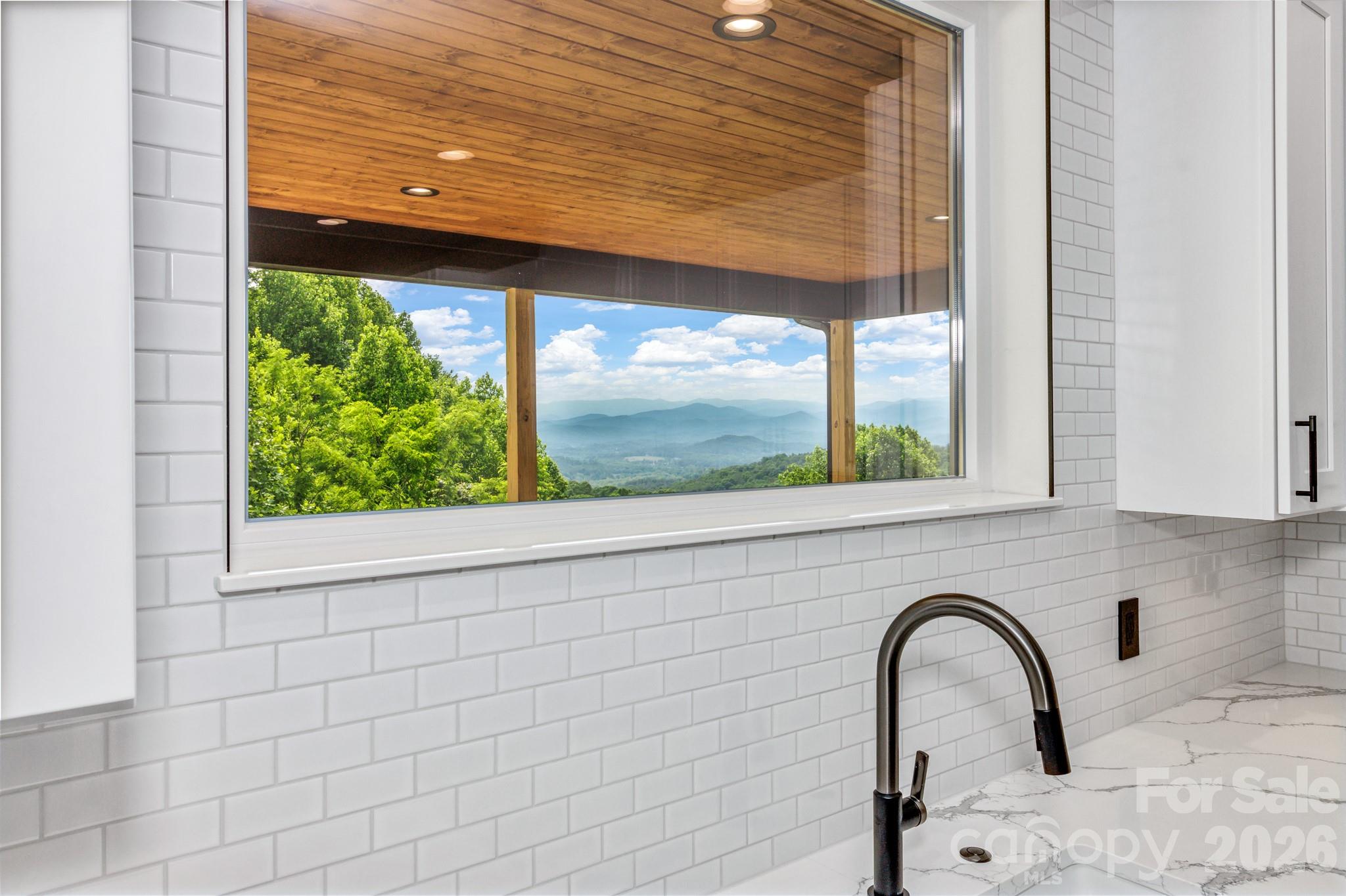221 Coopers Drive Hendersonville NC 28739
