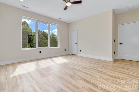 221 Coopers Drive Hendersonville NC 28739