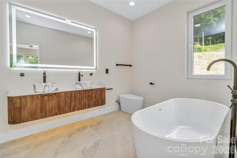 221 Coopers Drive Hendersonville NC 28739