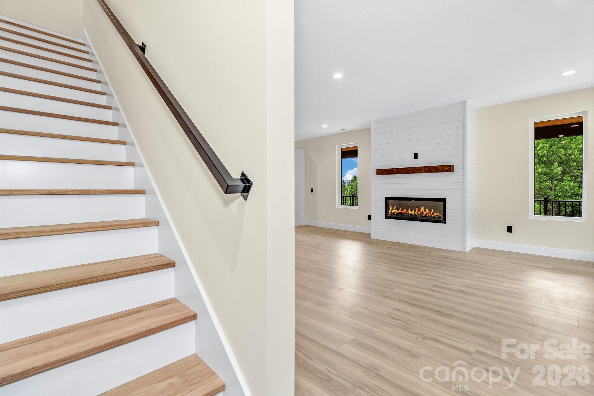 221 Coopers Drive Hendersonville NC 28739