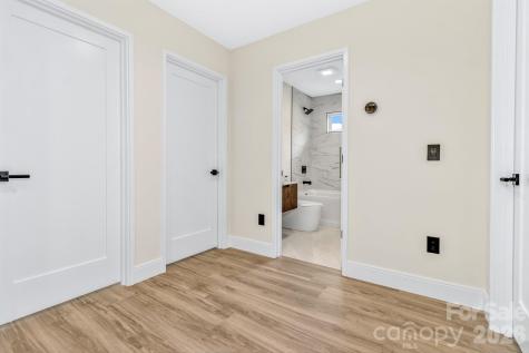 221 Coopers Drive Hendersonville NC 28739