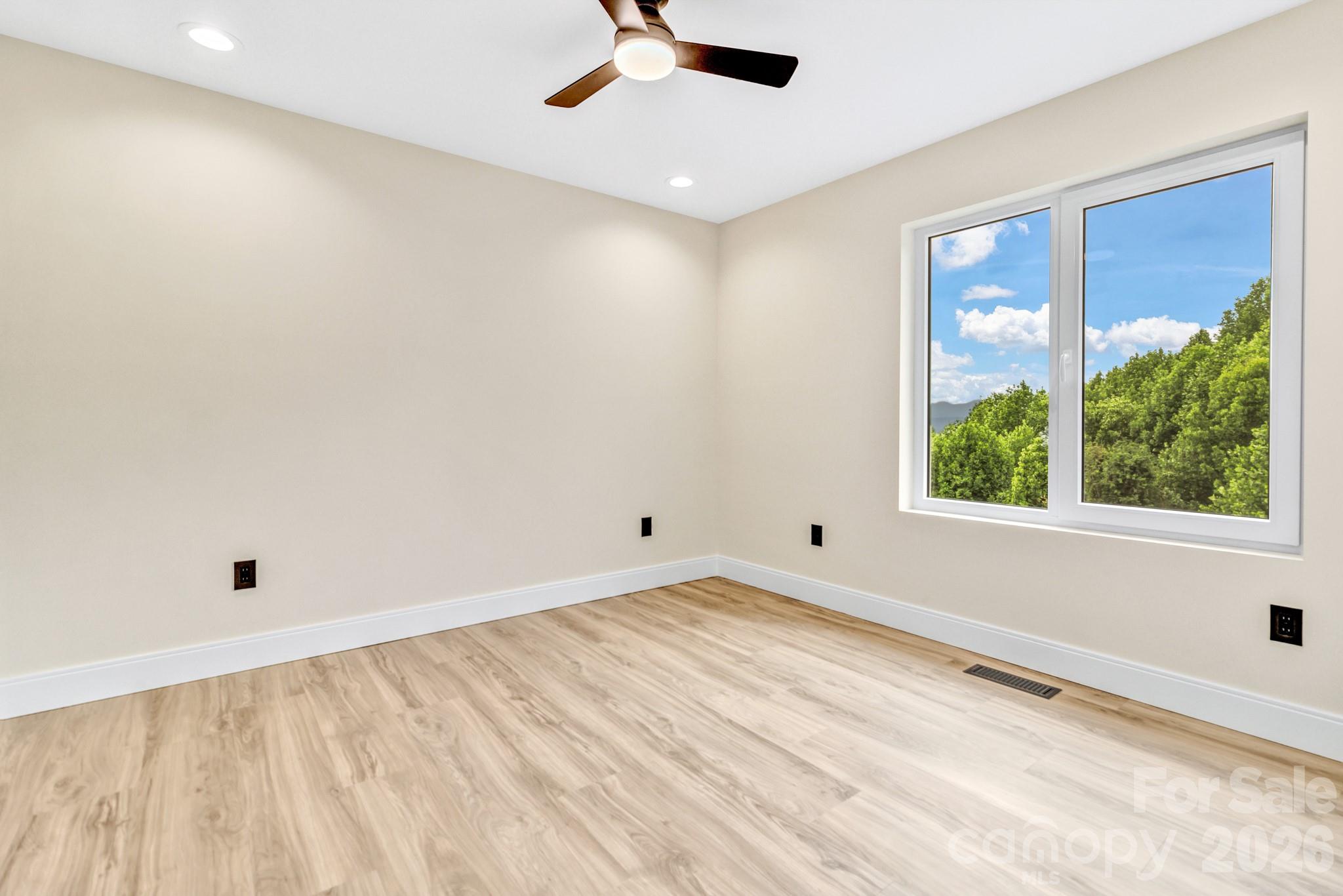 221 Coopers Drive Hendersonville NC 28739