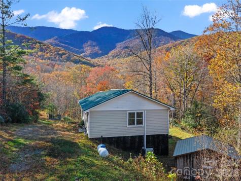 219 Raven Rock Lane Burnsville NC 28714