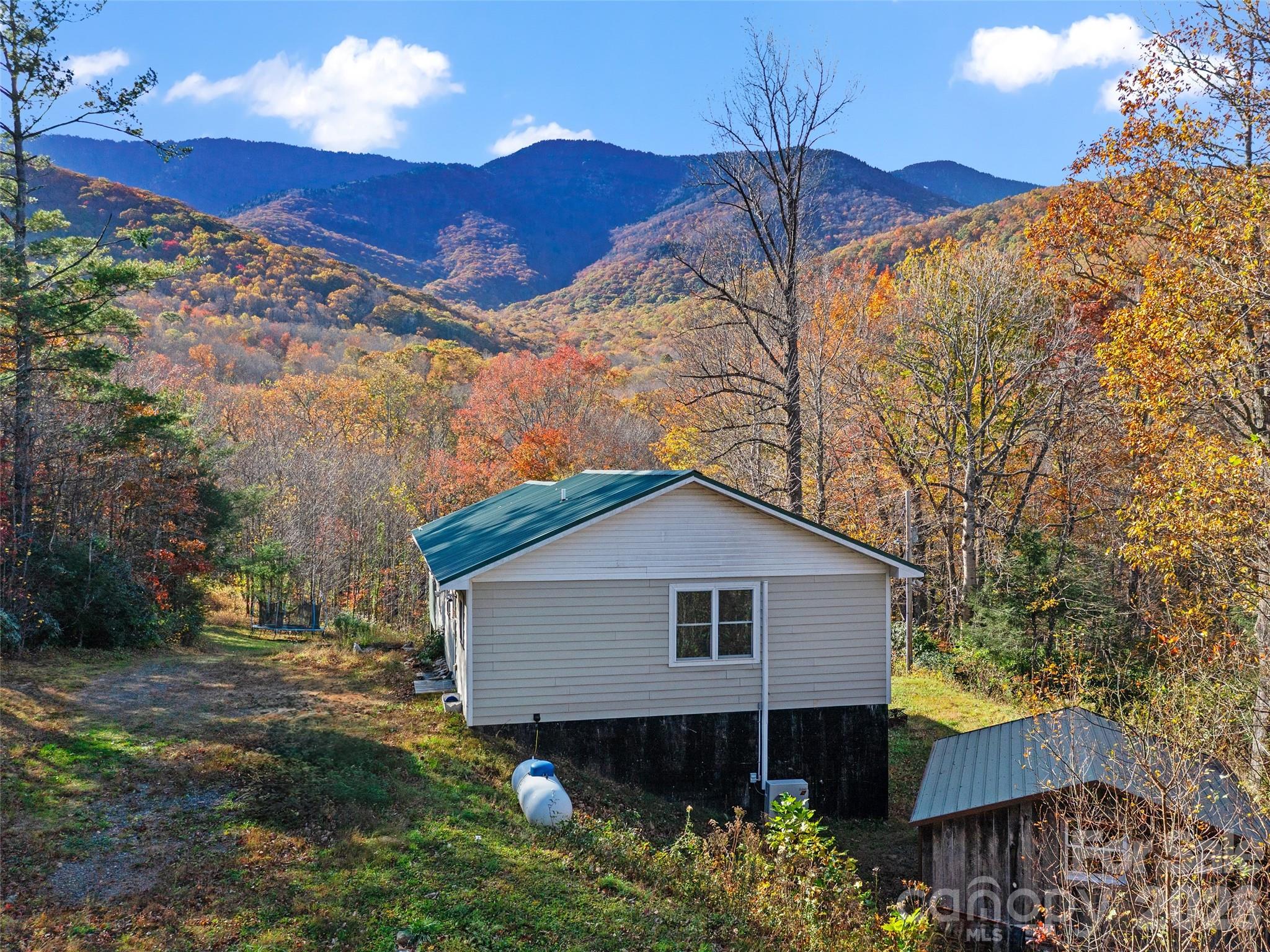 219 Raven Rock Lane Burnsville NC 28714