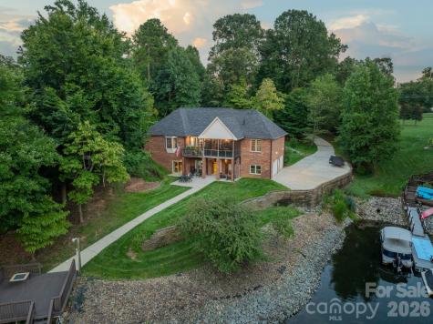 7545 Rabbit Circle Denver NC 28037