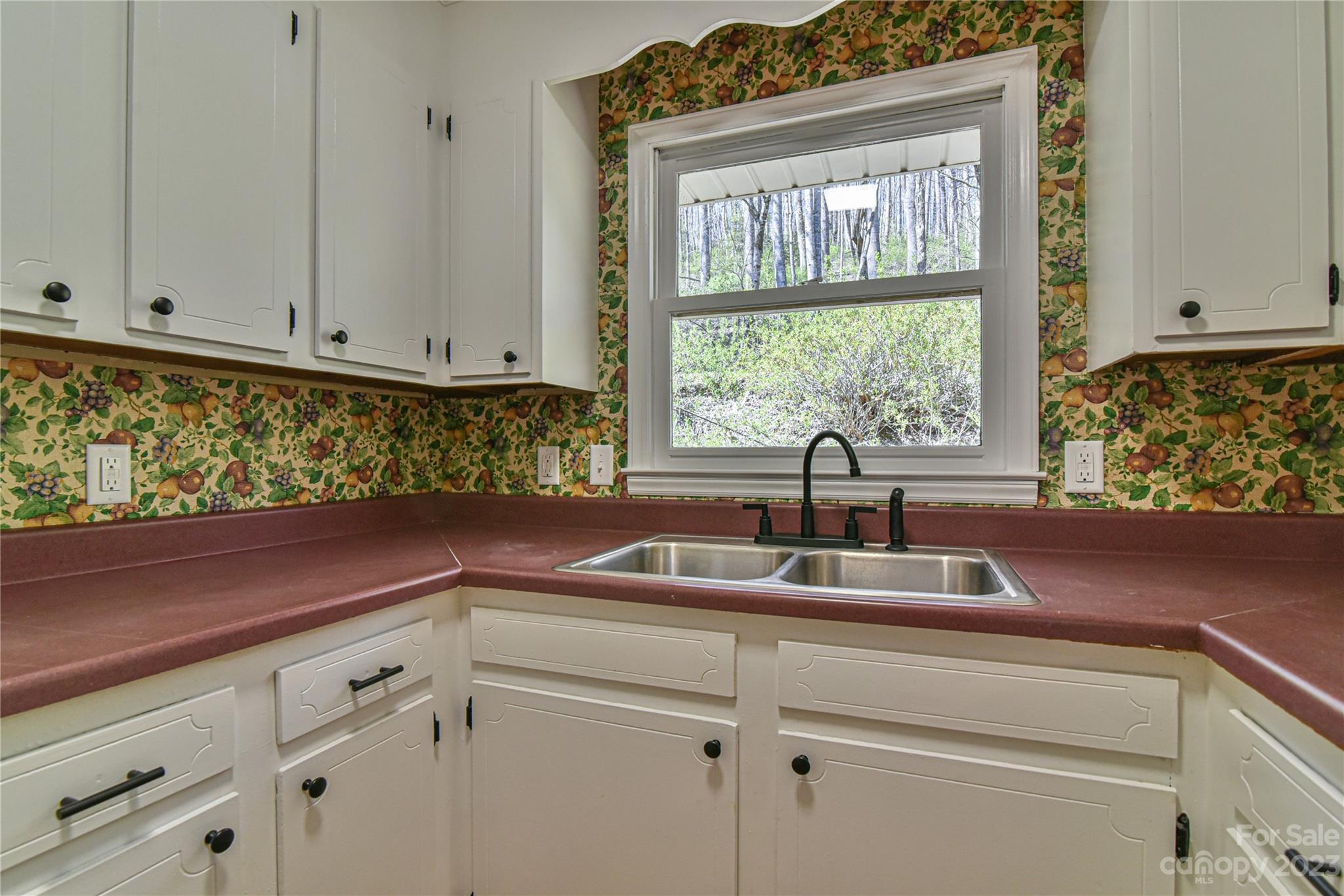 9 Wooded Valley Lane Burnsville NC 28714