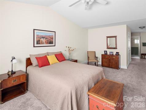 4 Holiday Drive Arden NC 28704