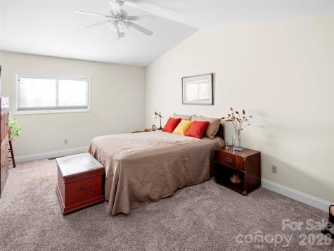 4 Holiday Drive Arden NC 28704