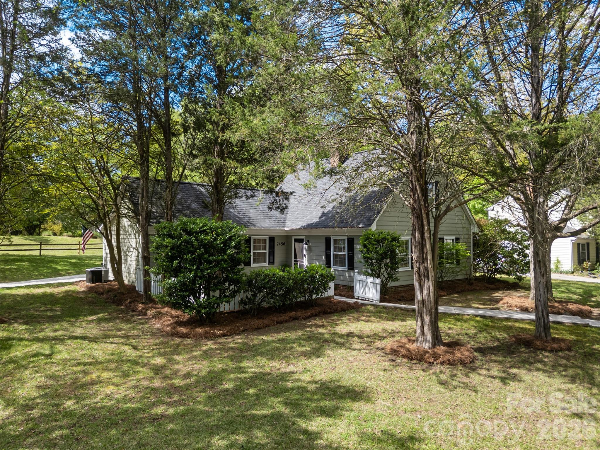7456 Crowflock Court Charlotte NC 28226