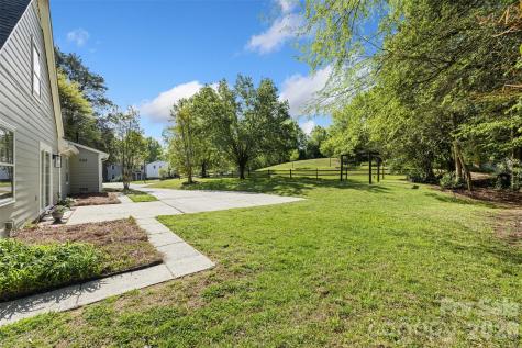 7456 Crowflock Court Charlotte NC 28226