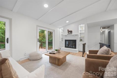 734 Charter Place Charlotte NC 28211