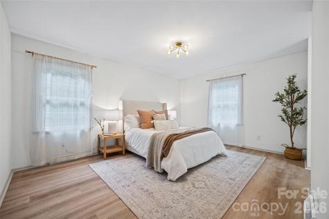 734 Charter Place Charlotte NC 28211