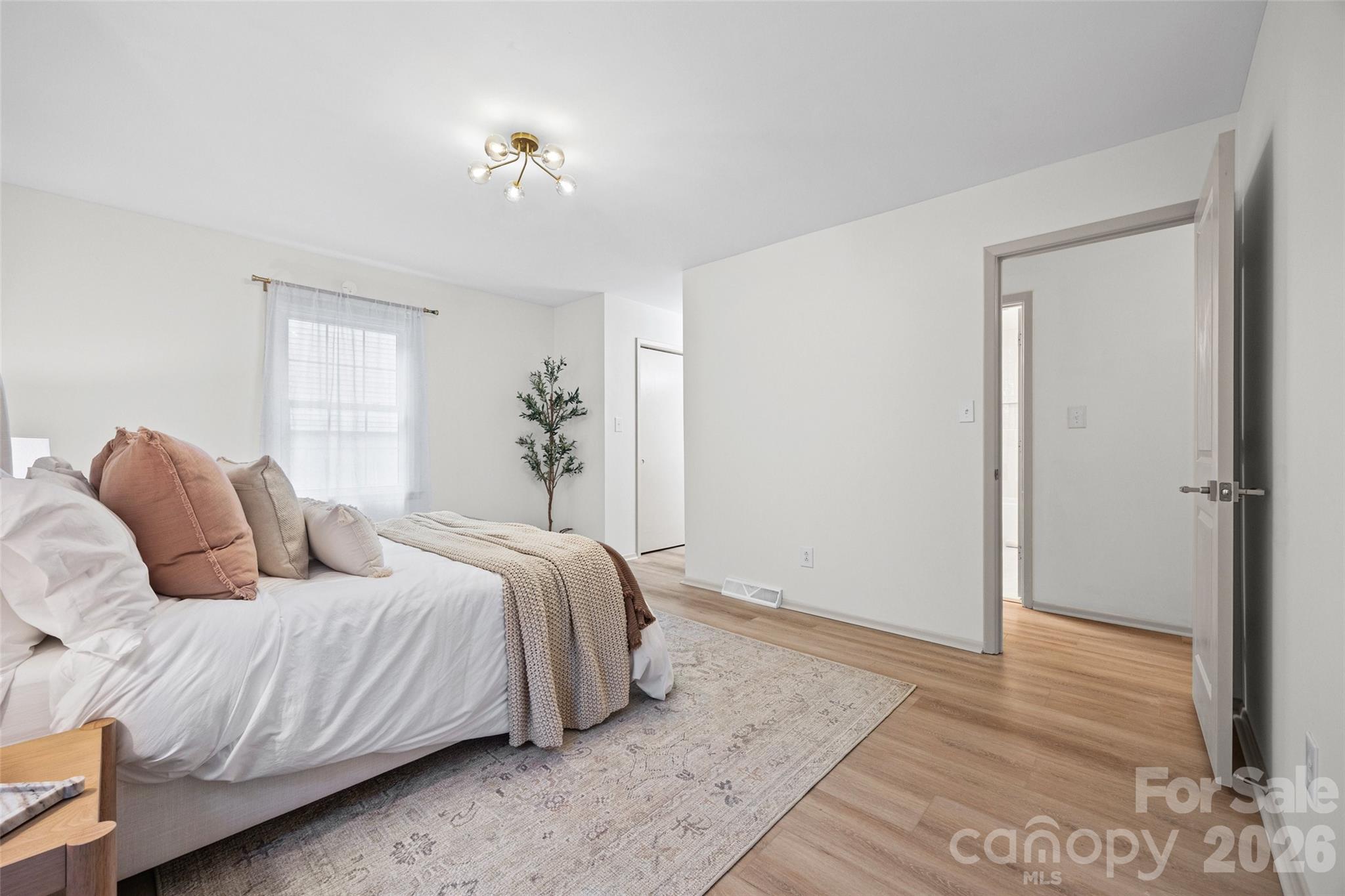 734 Charter Place Charlotte NC 28211