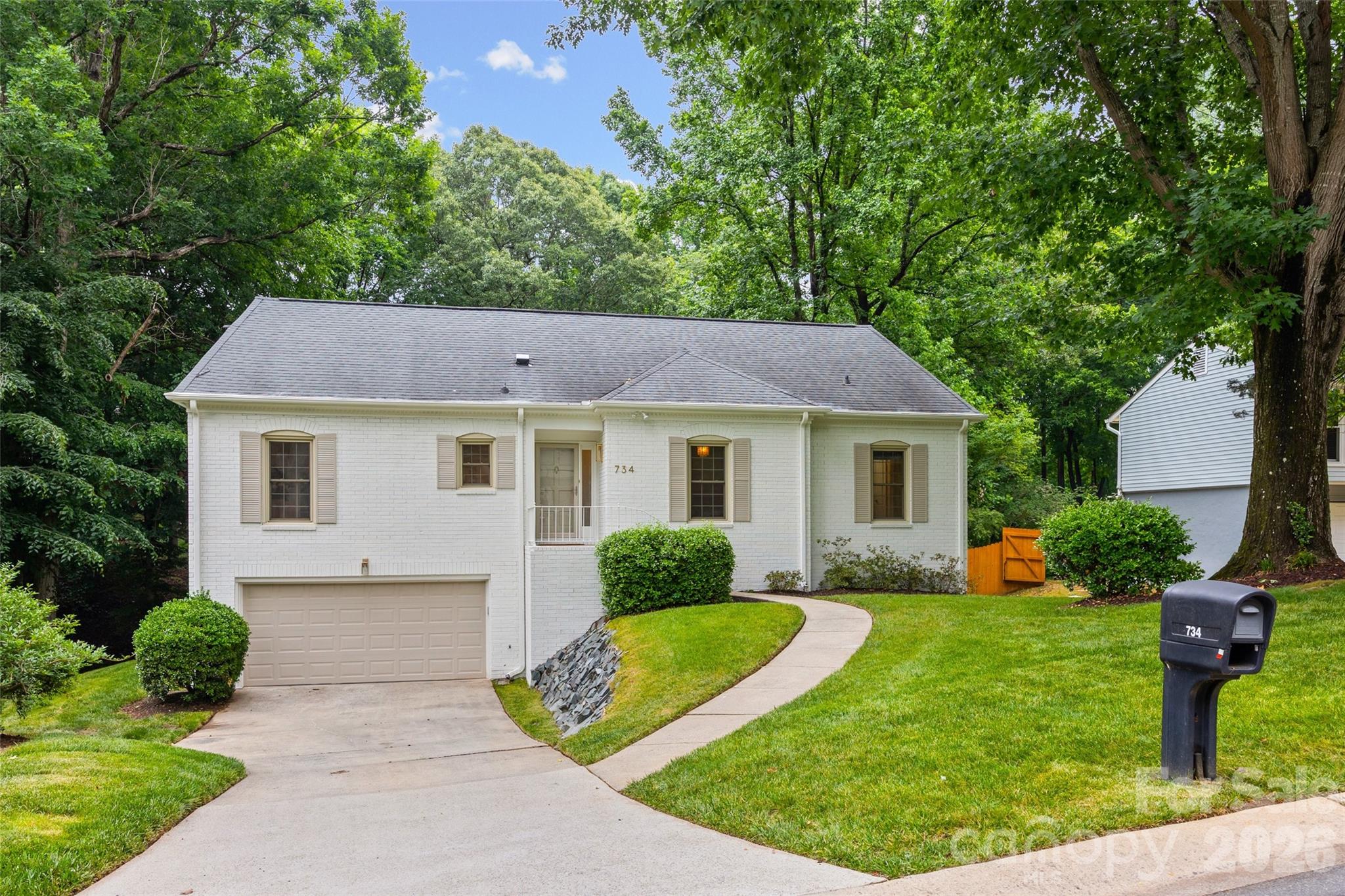 734 Charter Place Charlotte NC 28211
