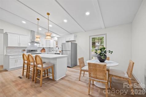 734 Charter Place Charlotte NC 28211