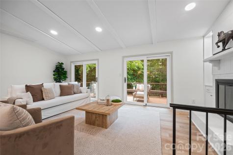 734 Charter Place Charlotte NC 28211