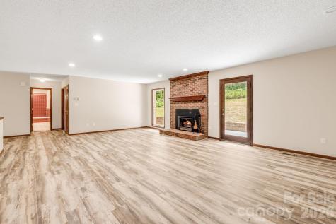 35 Byrd Road Candler NC 28715