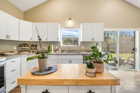41 Utah Mountain Road Waynesville NC 28785
