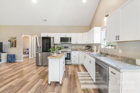 41 Utah Mountain Road Waynesville NC 28785