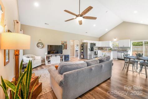 41 Utah Mountain Road Waynesville NC 28785